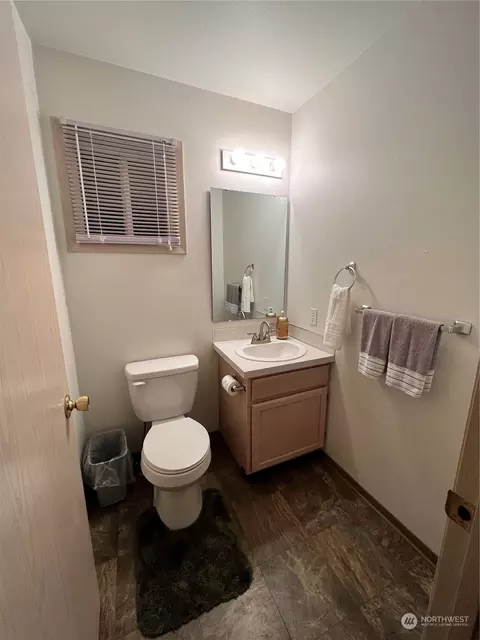 Bath - 264 NW Clay Ct, Pullman, WA 99163 photo 1 of 2