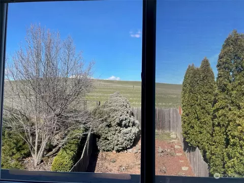 Exterior - 264 NW Clay Ct, Pullman, WA 99163 photo 4 of 4