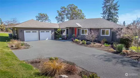 5685 Mcdonald Dr, Langley, WA 98260