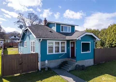 818 E 6th St, Port Angeles, WA 98362