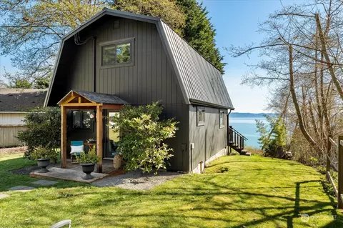 3756 Periwinkle Rd, Clinton, WA 98236