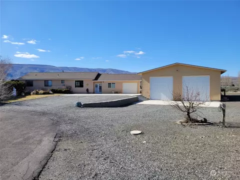 423 Date Pl SW, Mattawa, WA 99349