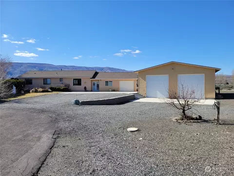 423 Date Pl SW, Mattawa, WA 99349