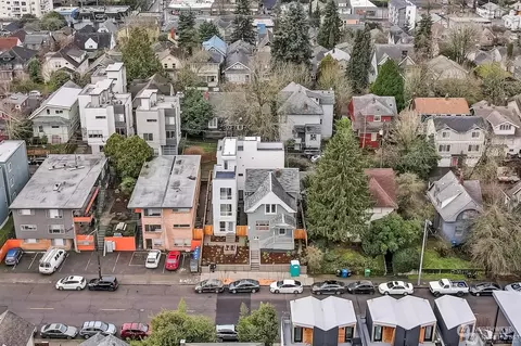 5237 Brooklyn Ave NE, Seattle, WA 98105
