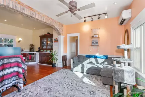 Living - 2029 Walnut St, Everett, WA 98201 photo 3 of 4