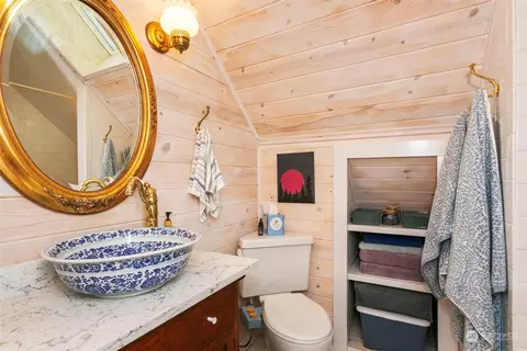 Bath - 2029 Walnut St, Everett, WA 98201 photo 1 of 5