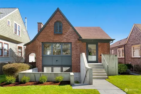 2420 8th Ave W, Seattle, WA 98119