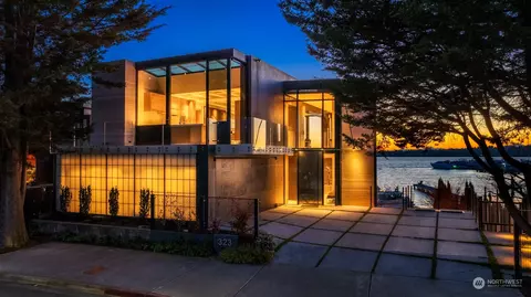 323 Lake St S, Kirkland, WA 98033