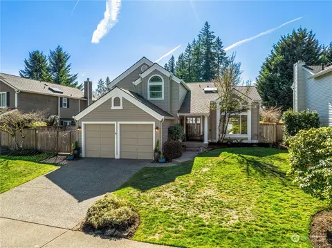 24215 SE 34th Pl, Issaquah, WA 98029