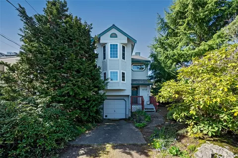8717 Corliss Ave N, Seattle, WA 98103