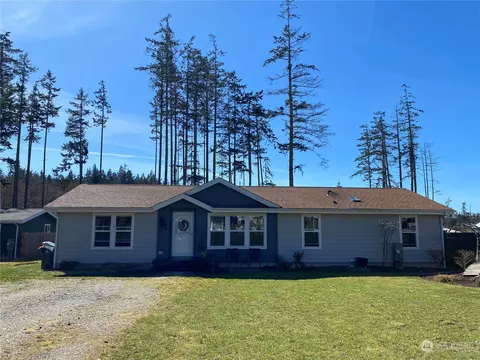 1093 Paul Ave, Oak Harbor, WA 98277