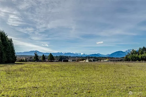 999 Thunder Rd, Port Angeles, WA 98362