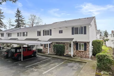 943 12th St NE, Auburn, WA 98002