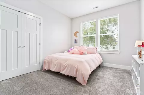 Bedroom - 551 Second St, Sumas, WA 98295 photo 2 of 3