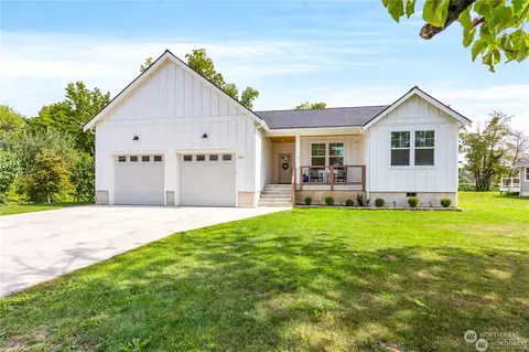 551 Second St, Sumas, WA 98295