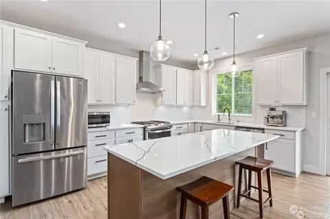 Kitchen - 551 Second St, Sumas, WA 98295 photo 2 of 5