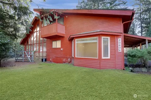 20606 Edwards Rd E, Lake Tapps, WA 98391