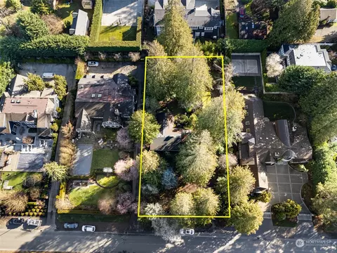 3822 92nd Ave NE, Yarrow Point, WA 98004