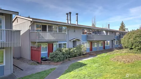 9623 S 248th St #F12, Kent, WA 98030