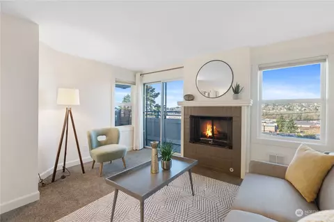 2244 13th Ave W #202, Seattle, WA 98119