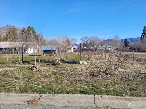 228 W Jonathan Ave, Tonasket, WA 98855