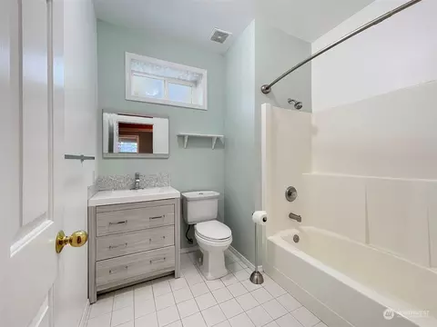 Bath - 30 Barberry Ln, Sequim, WA 98382 photo 2 of 5