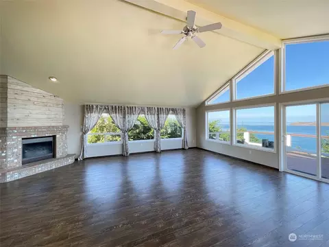 Living - 30 Barberry Ln, Sequim, WA 98382 photo 1 of 2