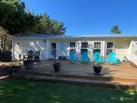 1000 295th St, Ocean Park, WA 98640