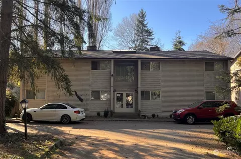 19415 28th Ave NE, Lake Forest Park, WA 98155