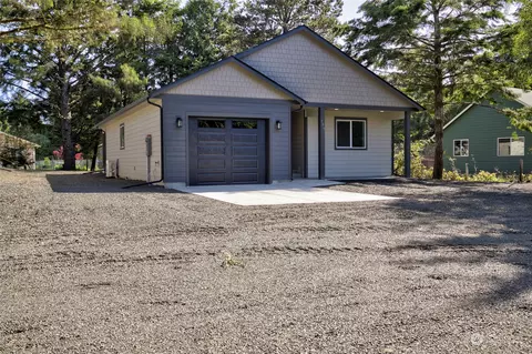 203 Cakesosta St SE, Ocean Shores, WA 98569