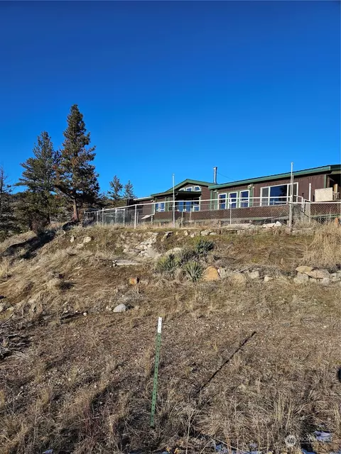 9 Canyon Spur Rd, Oroville, WA 98844