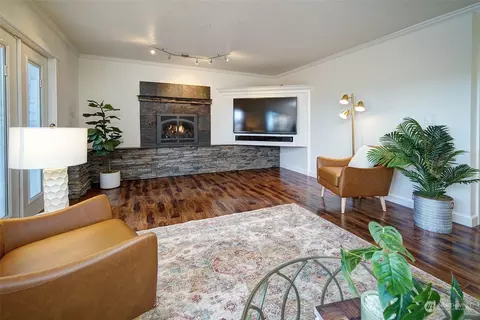 Living - 13420 22nd Ave SE, Mill Creek, WA 98012 photo 3 of 3