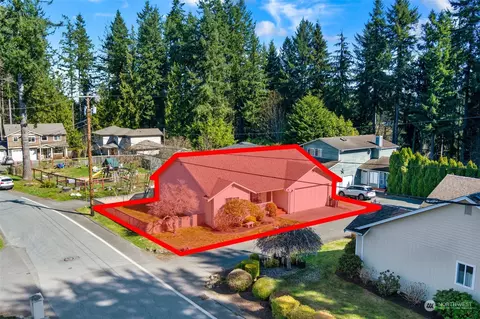 Exterior - 5307 East Dr, Everett, WA 98203 photo 3 of 8