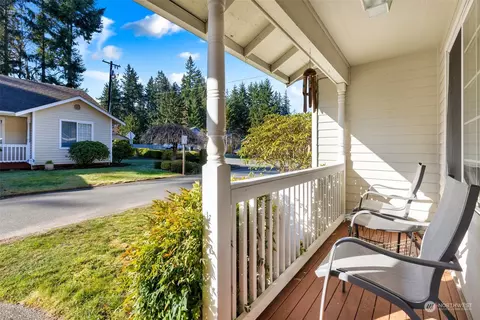 Exterior - 5307 East Dr, Everett, WA 98203 photo 6 of 8