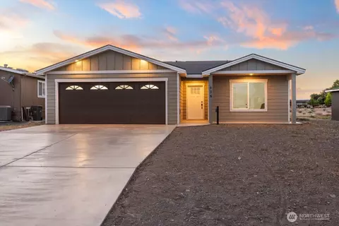 418 Cherry Ln SW, Mattawa, WA 99349