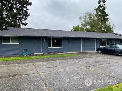 711 13th St SE #A & B, Puyallup, WA 98372