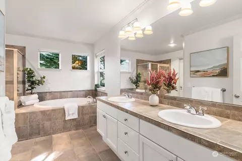 Bath - 3614 159th Pl SE, Bothell, WA 98012 photo 2 of 4