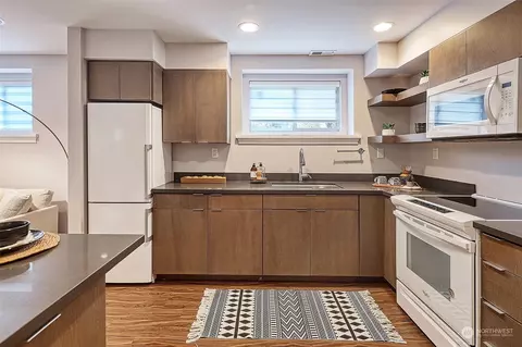 Kitchen - 200 30th Ave E, Seattle, WA 98112 photo 6 of 7