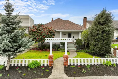 3243 13th Ave W, Seattle, WA 98119