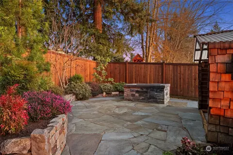Exterior - 24301 7th Pl W, Bothell, WA 98021 photo 9 of 10