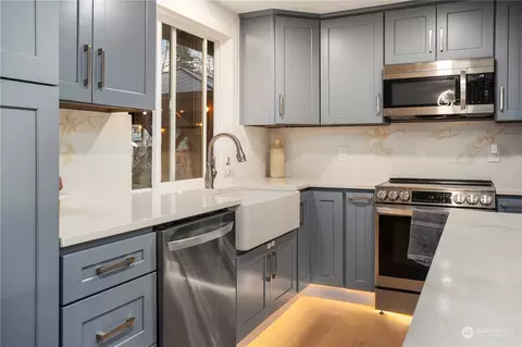 Kitchen - 24301 7th Pl W, Bothell, WA 98021 photo 1 of 3