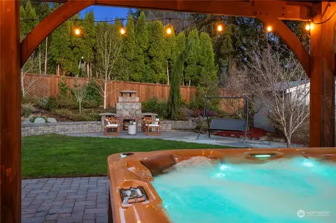 Exterior - 24301 7th Pl W, Bothell, WA 98021 photo 6 of 10