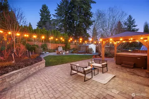 Exterior - 24301 7th Pl W, Bothell, WA 98021 photo 4 of 10