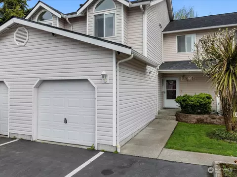 121 21st St SE #D, Auburn, WA 98002