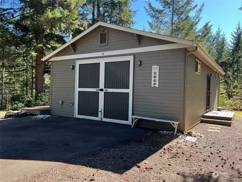 12 N Salal Ln, Lilliwaup, WA 98555