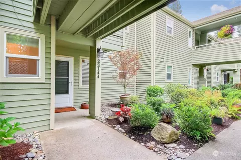 22144 SE 40th Ln #1120, Issaquah, WA 98029