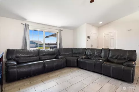 1165 E Gemstone St, Othello, WA 99344 photo 14