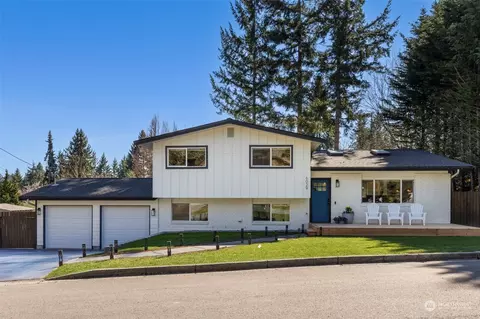 6029 NE 204th St, Kenmore, WA 98028
