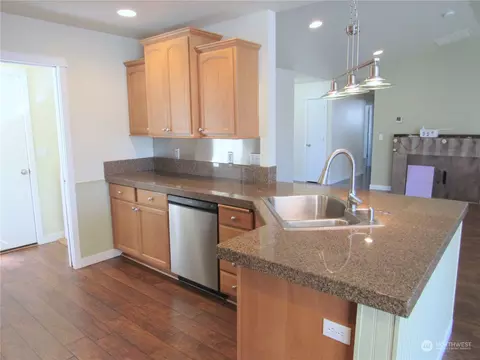 Kitchen - 111 Crown Point Rd, Longview, WA 98632 photo 2 of 7