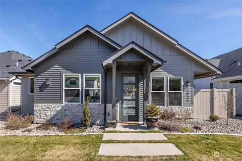 1011 Racine Springs Dr, Wenatchee, WA 98801